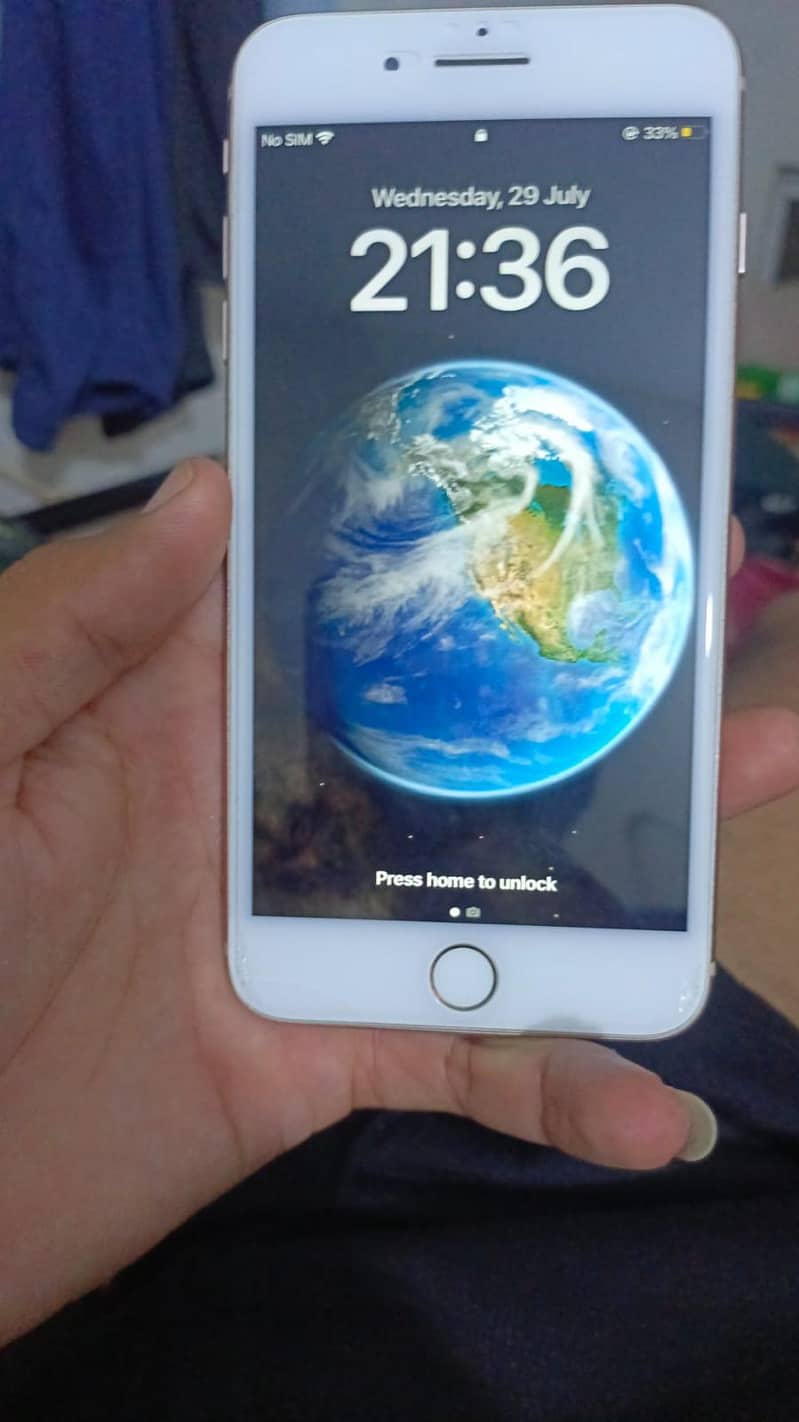 Apple iPhone 8 Plus 1