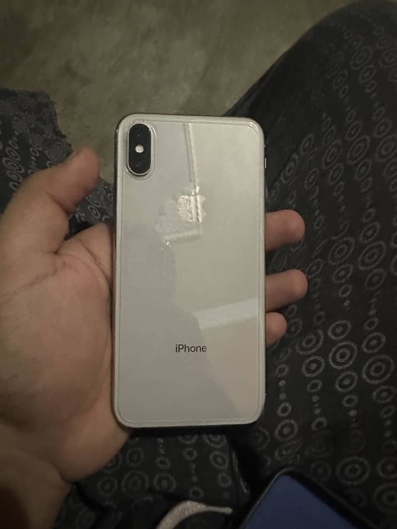 Apple iPhone X 4