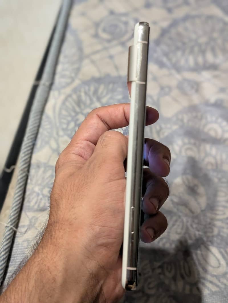 Google Pixel 8 Pro 2