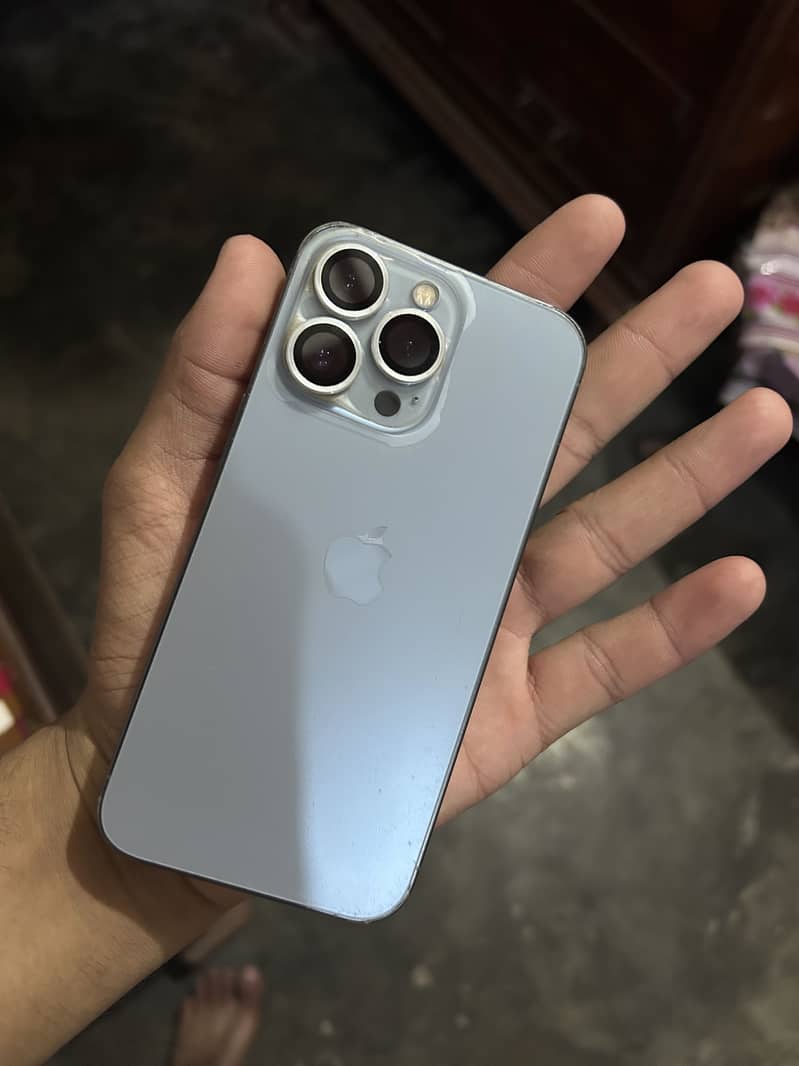 Apple iPhone 13 Pro 4
