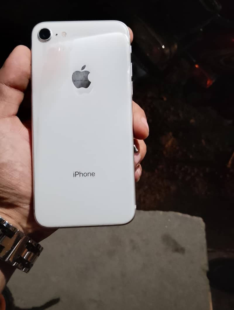 iphone 8 . . . . . 0
