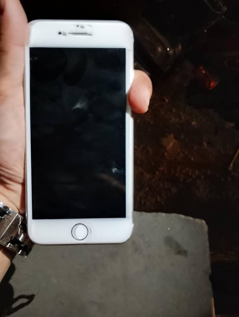iphone 8 . . . . . 2