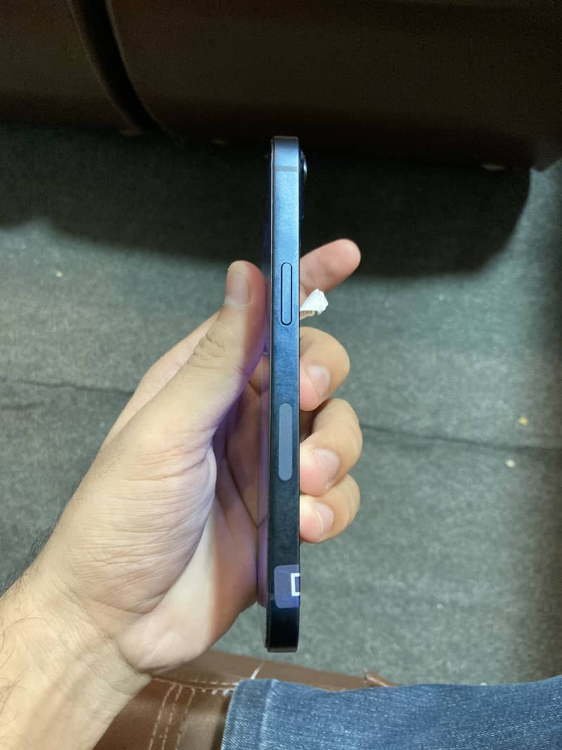 Apple iPhone 13 1