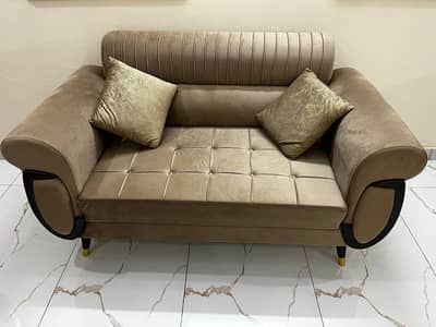 Brand new 7 seater sofa with center table