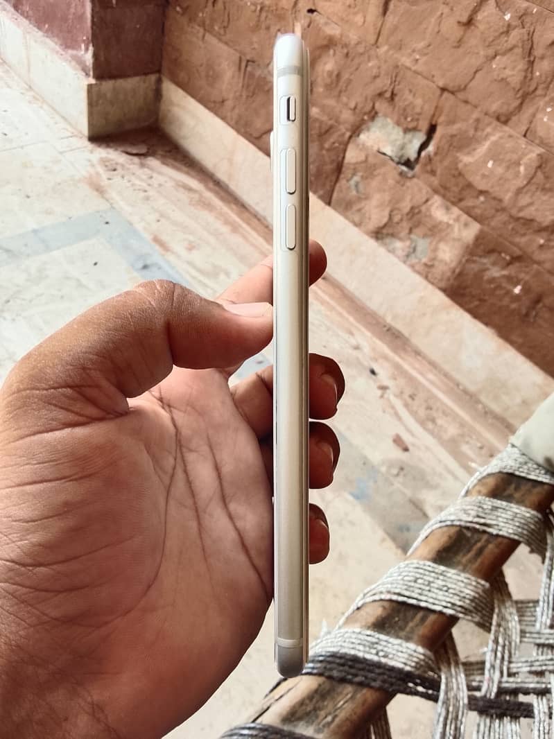 Apple iPhone 8 Plus 2