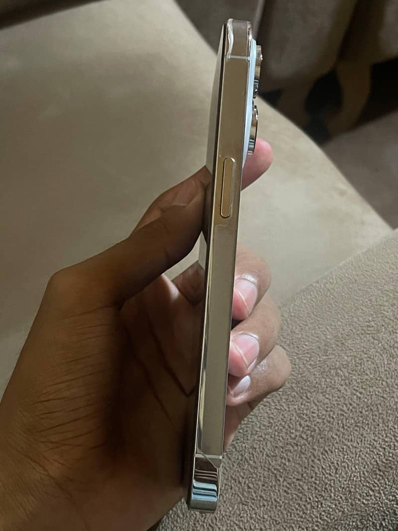 Apple iPhone 14 Pro 4