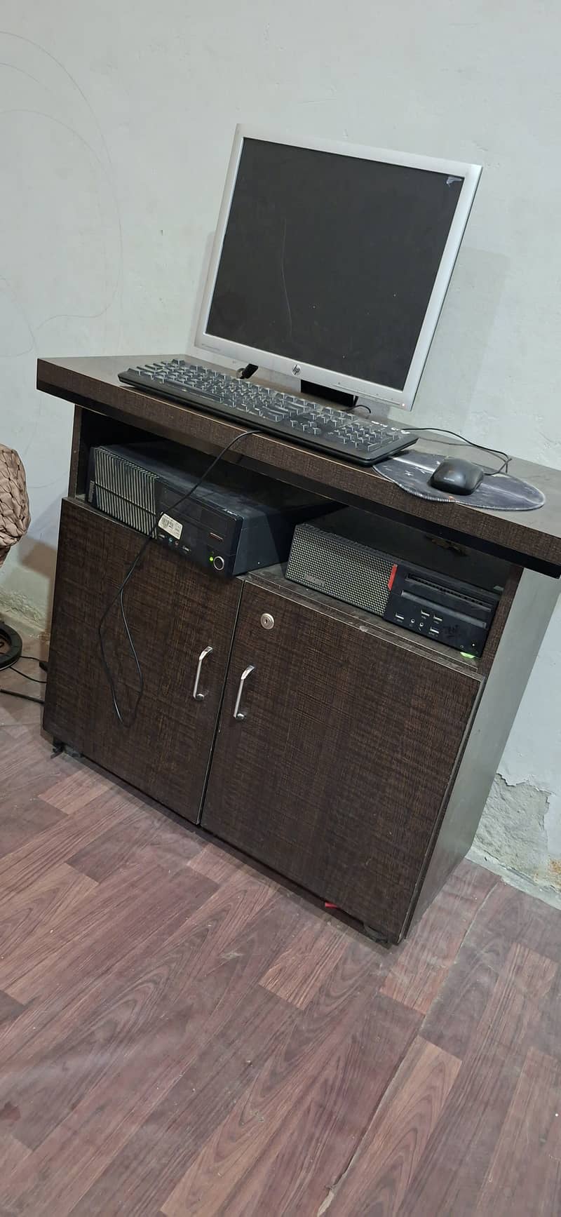 Executive with side table 3