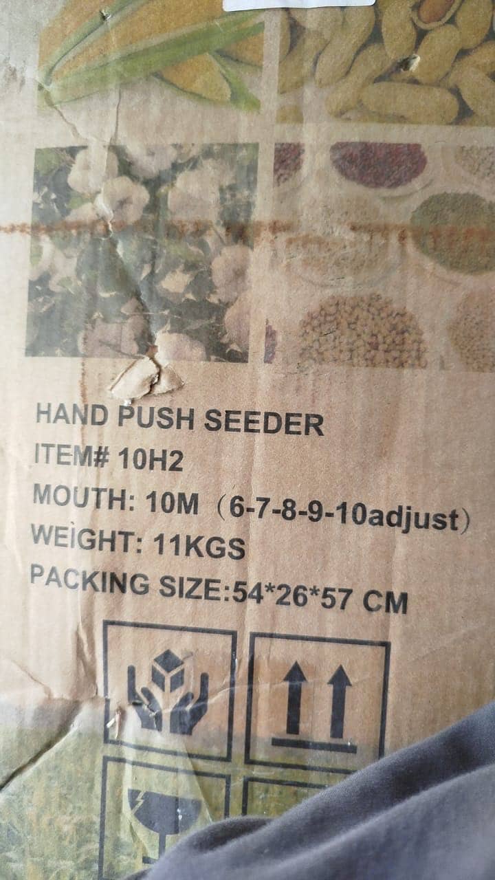 Hand push seeder machine 1