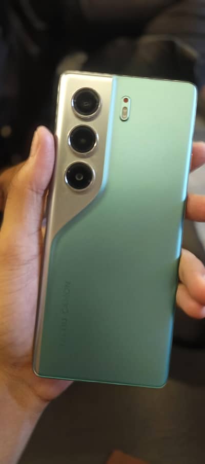 Tecno CAMON 40 Pro