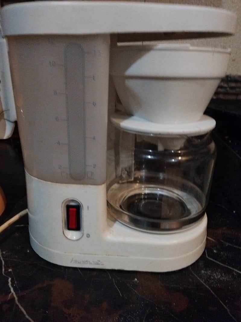 12 Cup Coffee Maker – Working Condition 1