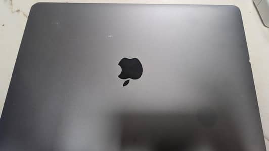 Macbook pro 2018 13inch 16/256 cor i5