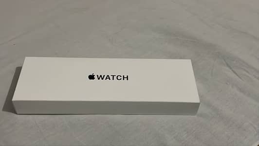 Apple Watch SE 3 sealed pack