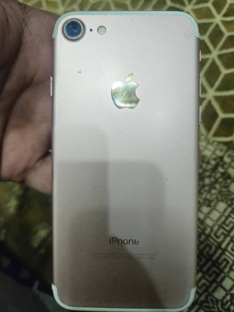 Apple iPhone 7 1