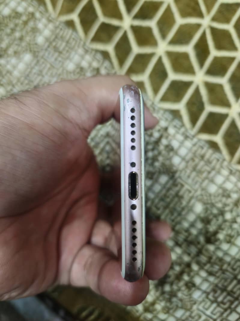 Apple iPhone 7 2