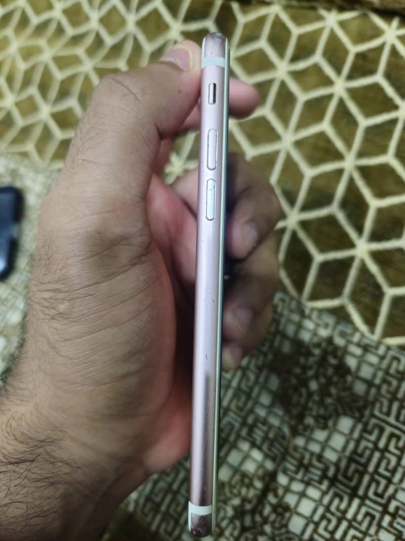 Apple iPhone 7 3