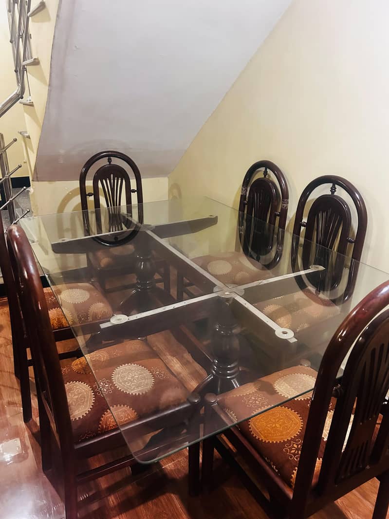 Dinning table 0