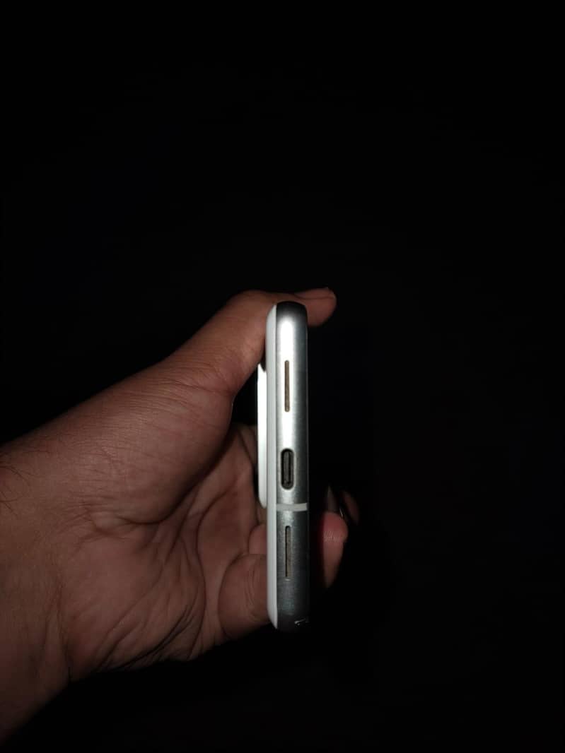 Google Pixel 7 5