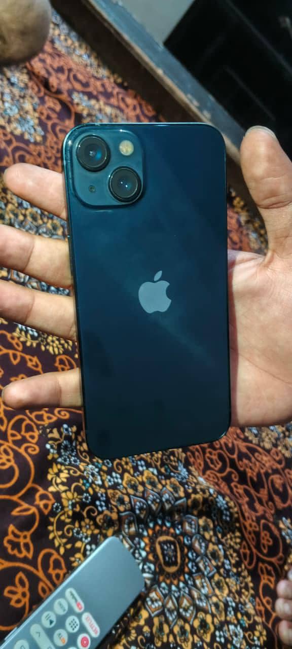 Apple iPhone 13 2