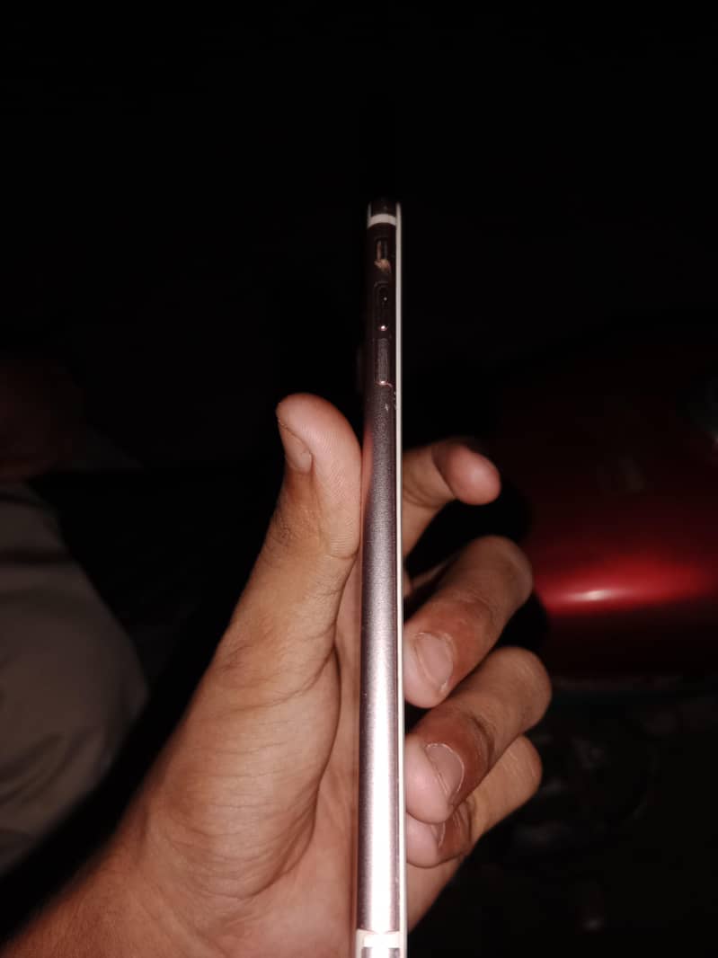 Apple iPhone 7 Plus 1