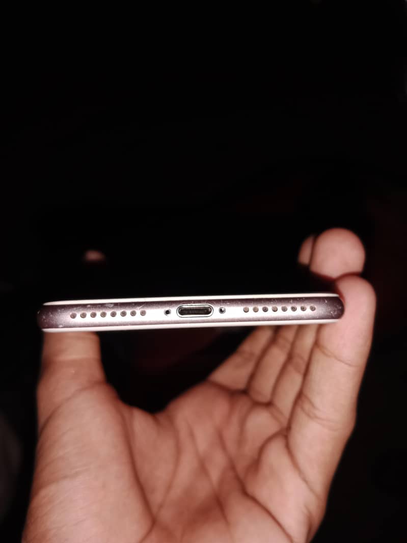 Apple iPhone 7 Plus 2