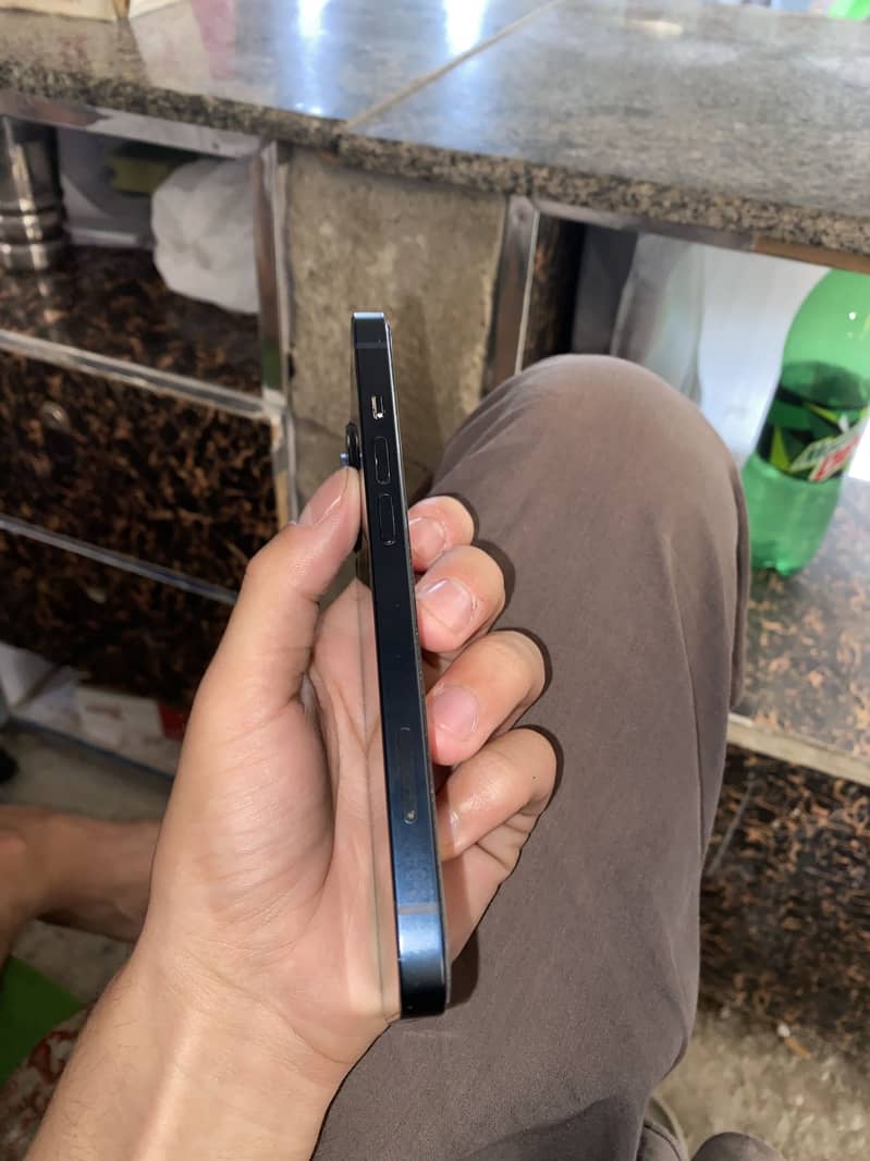 Apple iPhone 13 3