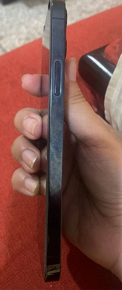 Apple iPhone 12 Pro 2