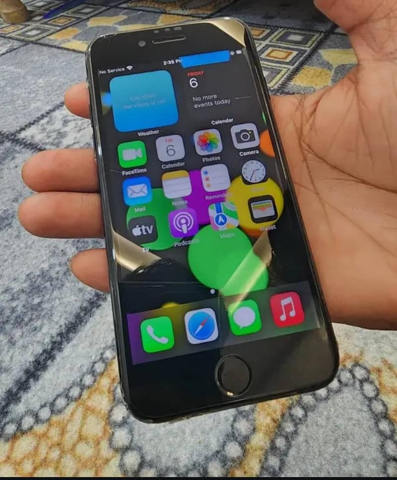 Apple iPhone 7 3