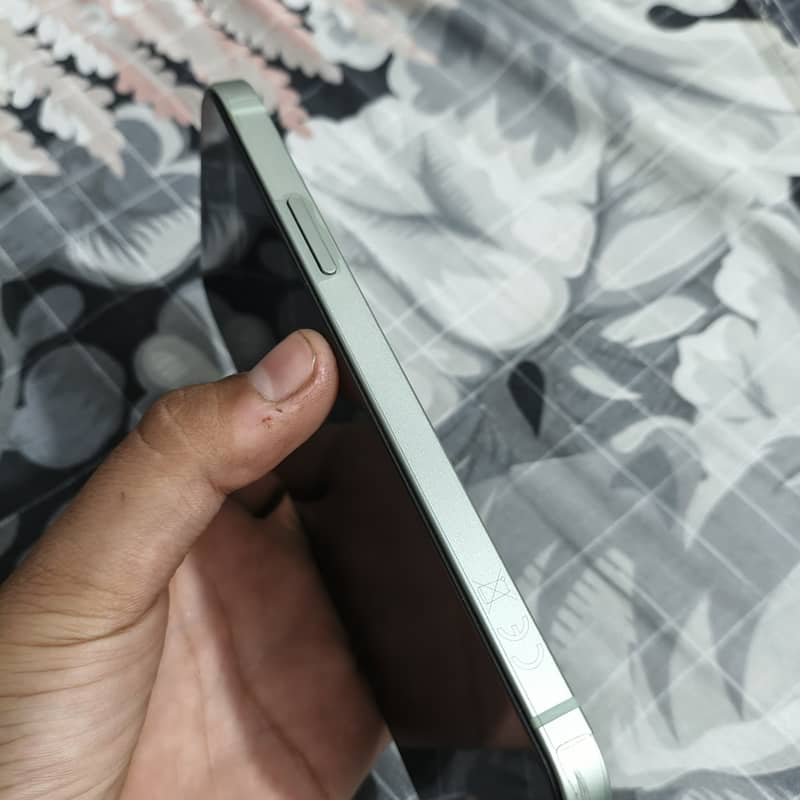 Apple iPhone 12 2