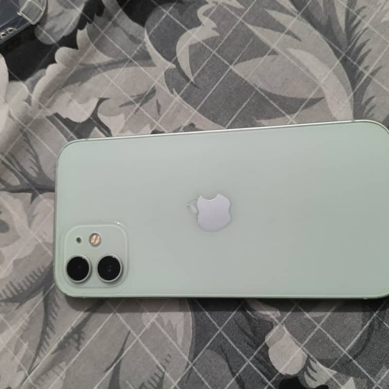 Apple iPhone 12 3