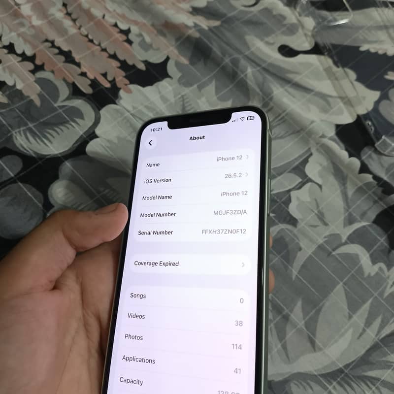 Apple iPhone 12 4