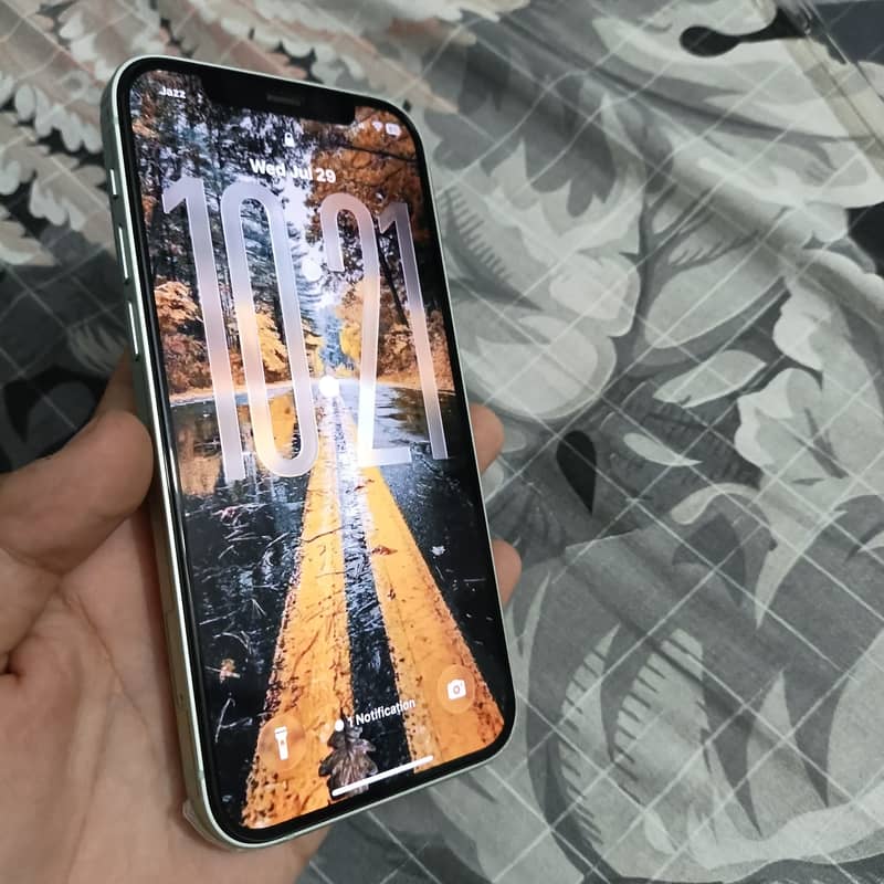 Apple iPhone 12 6