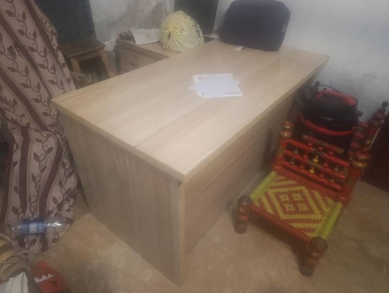 Office Table with or without side table 1