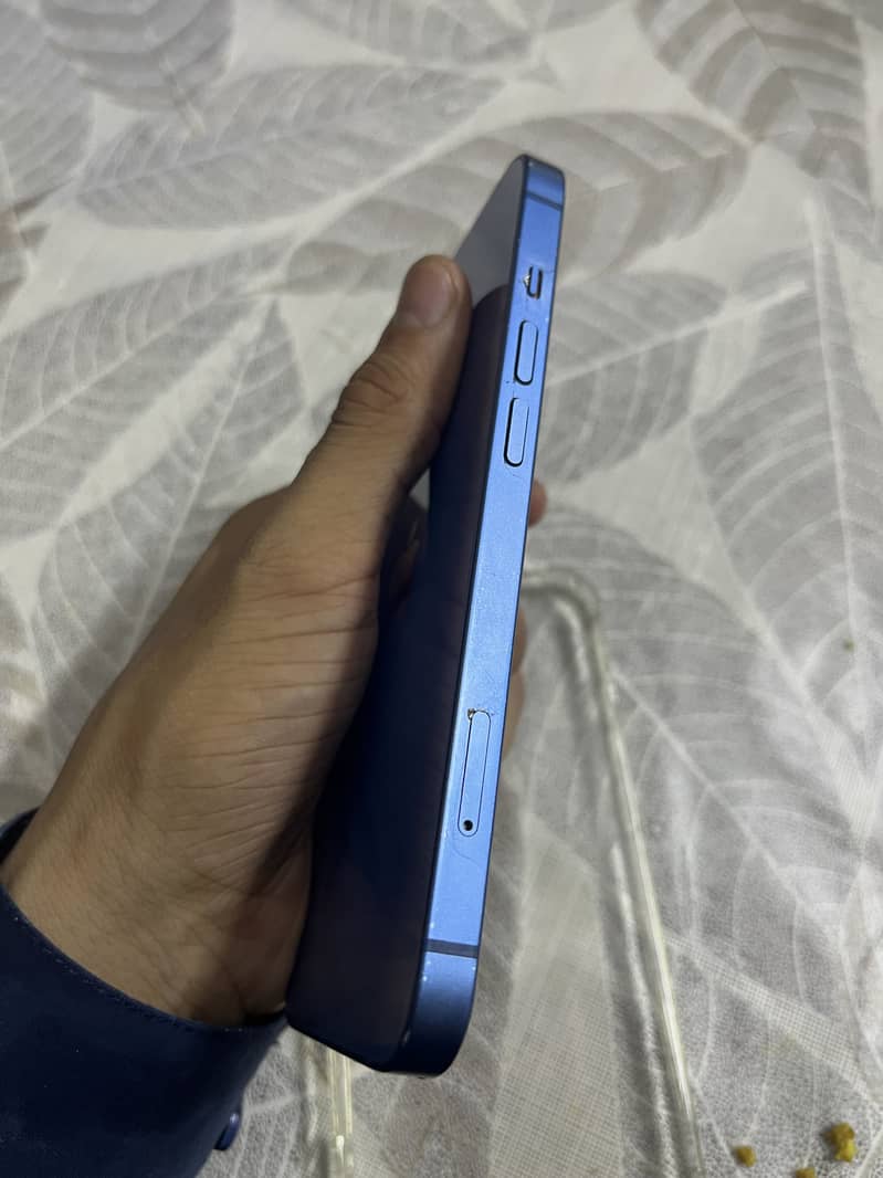 iPhone 13 1