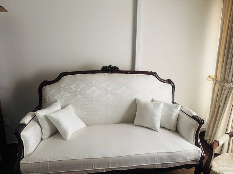 5 Seater sofa 1
