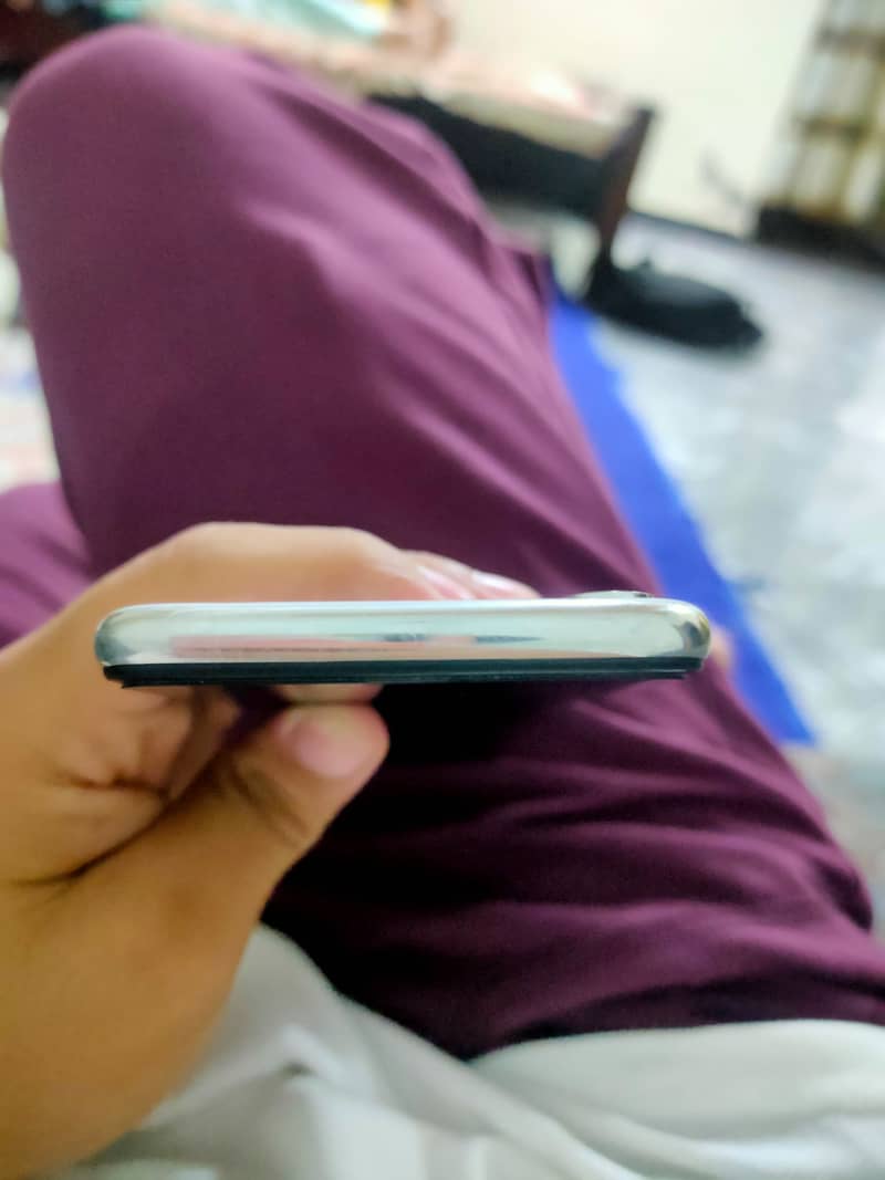Apple iPhone X 3