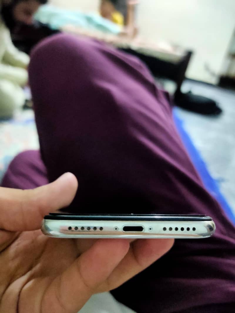 Apple iPhone X 4