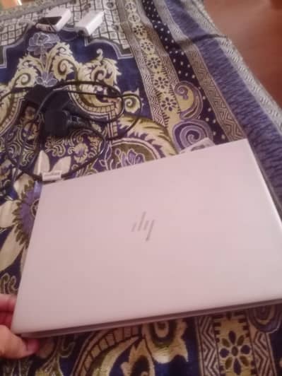 HP elitebook i7 8th gen 8gb 128gb