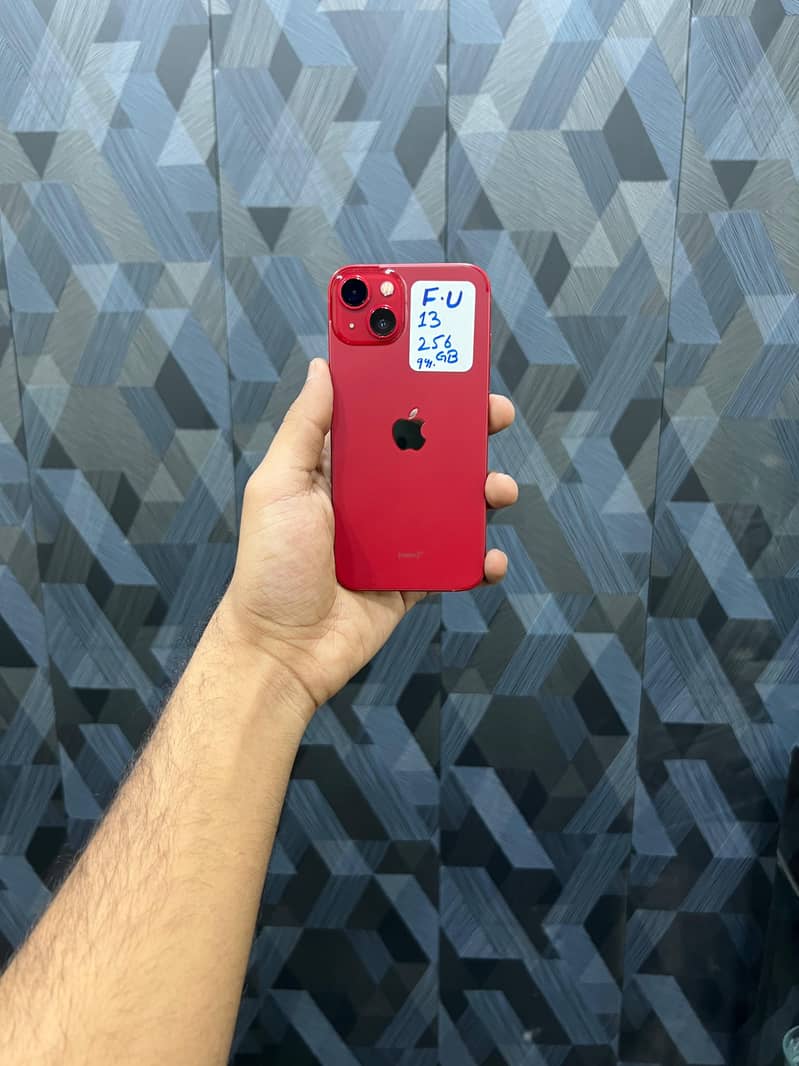 Apple iPhone 13 0