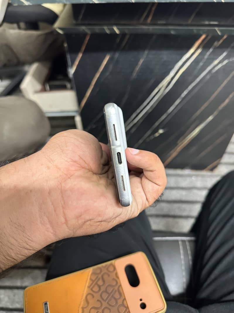 Google Pixel 7 5