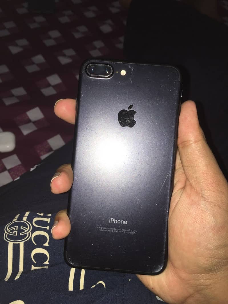 Apple iPhone 7 Plus 2