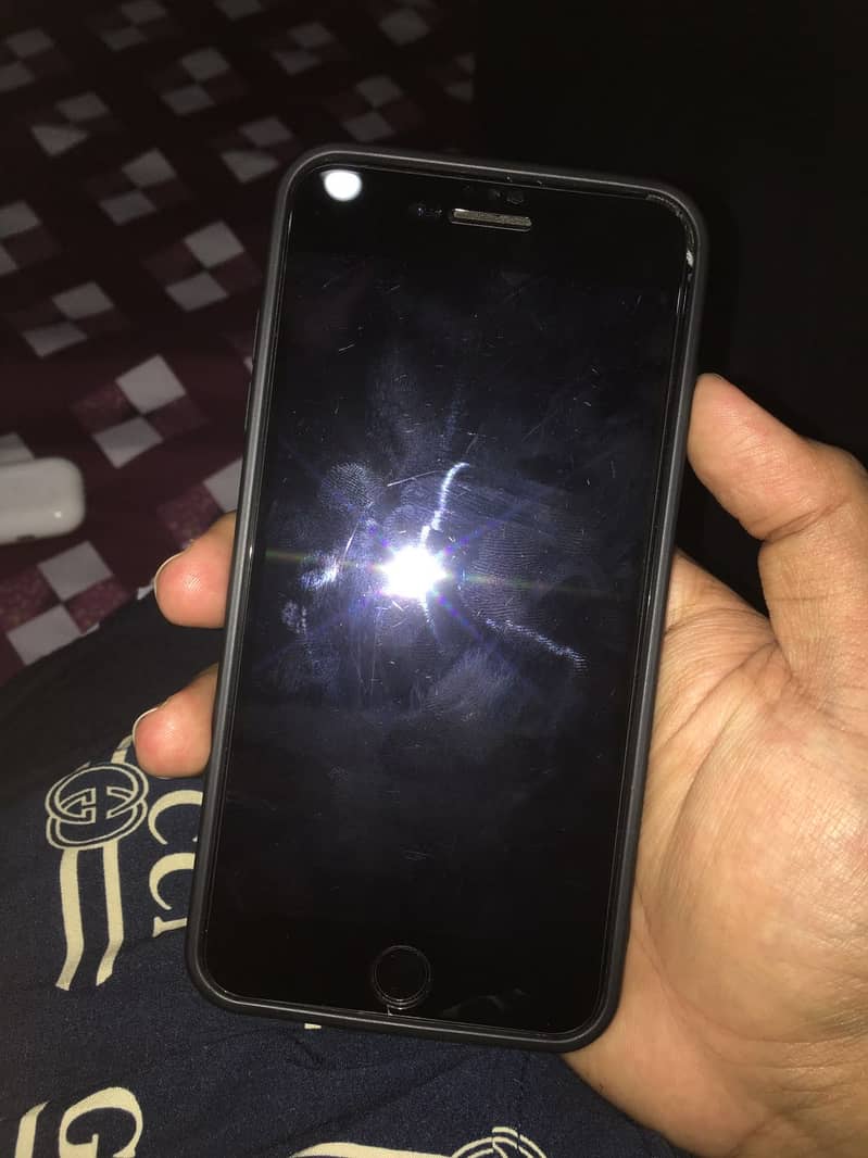 Apple iPhone 7 Plus 3