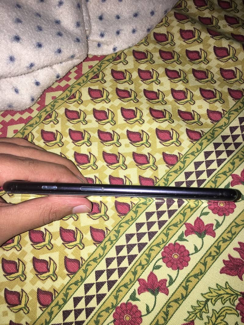 Apple iPhone 7 Plus 8