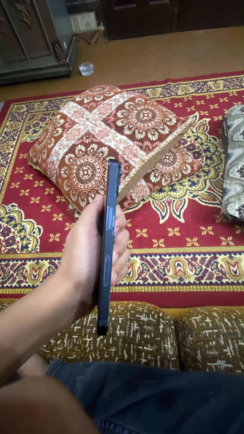 iPhone 14 JV 12