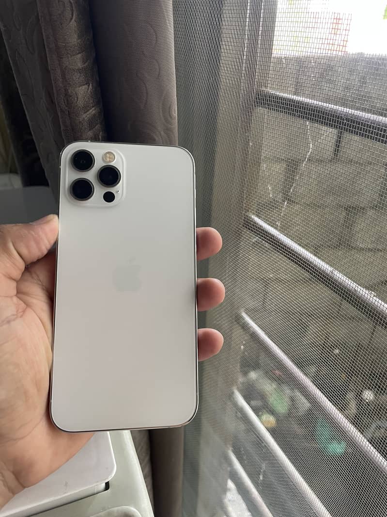 Apple iPhone 12 Pro 4
