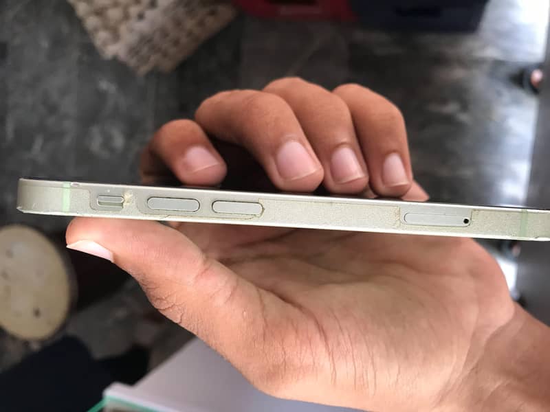 Apple iPhone 12 mini 0