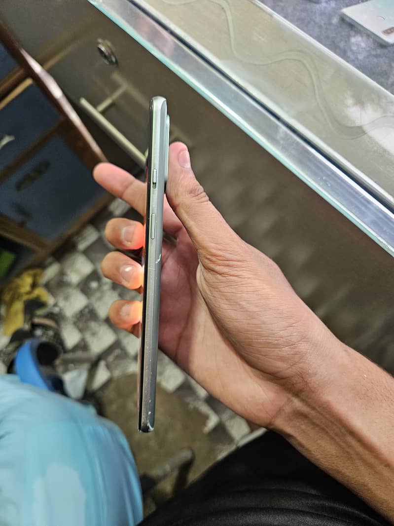 One Plus 9R 2
