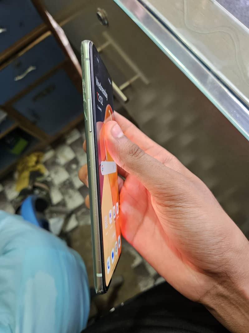 One Plus 9R 3