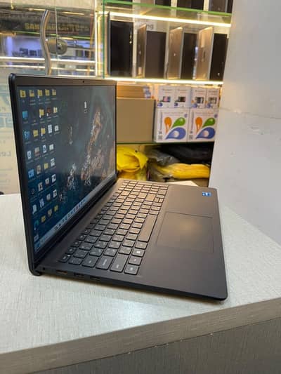 Dell vostro core i3 12th gen