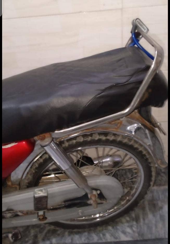 Dhoom CD70 2018 model 3