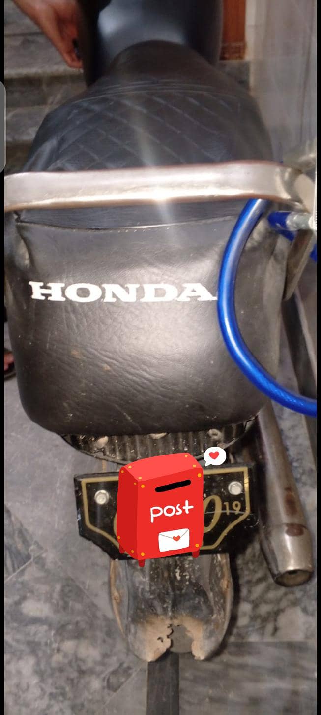 Dhoom CD70 2018 model 4